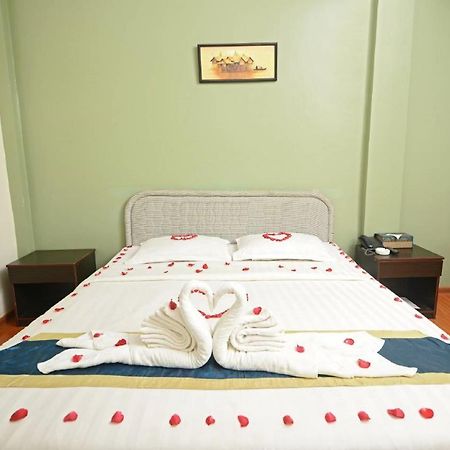 Supreme Hotel Янгон Екстер'єр фото